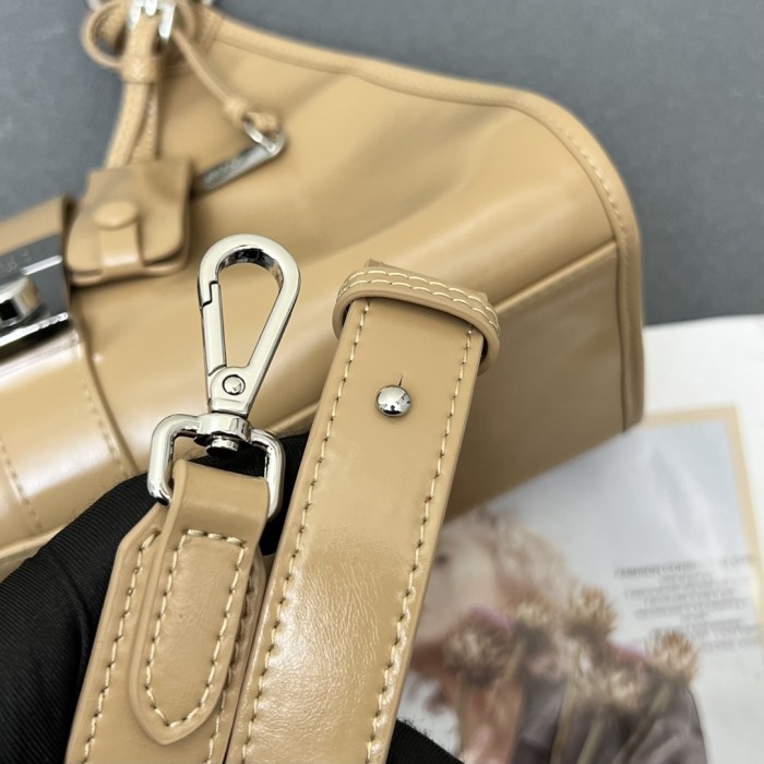 Leather bag ,5A ,size 32x22x13cm,no box,  B110-291