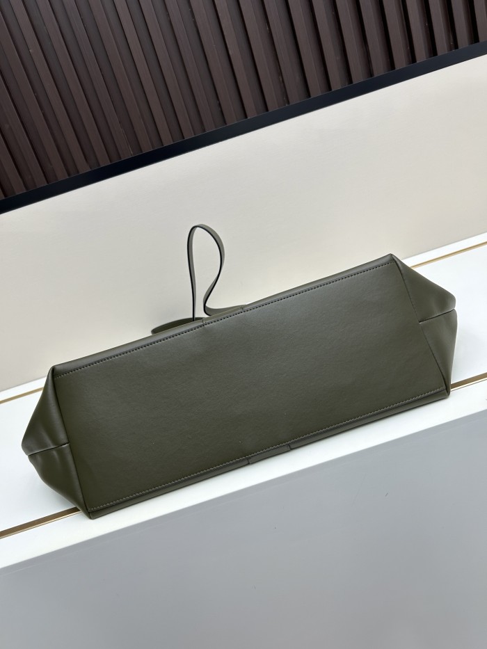 Leather bag ,5A ,size 37x32x7cm,no box,  B110-326