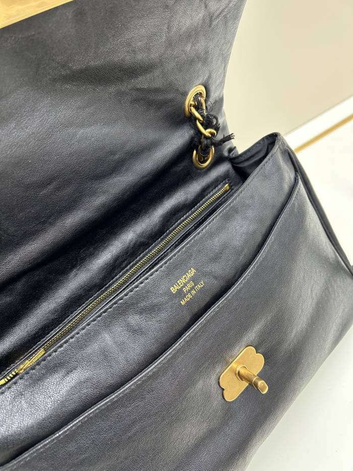 Leather bag ,5A ,size 33x19x8cm,no box,  B130-76