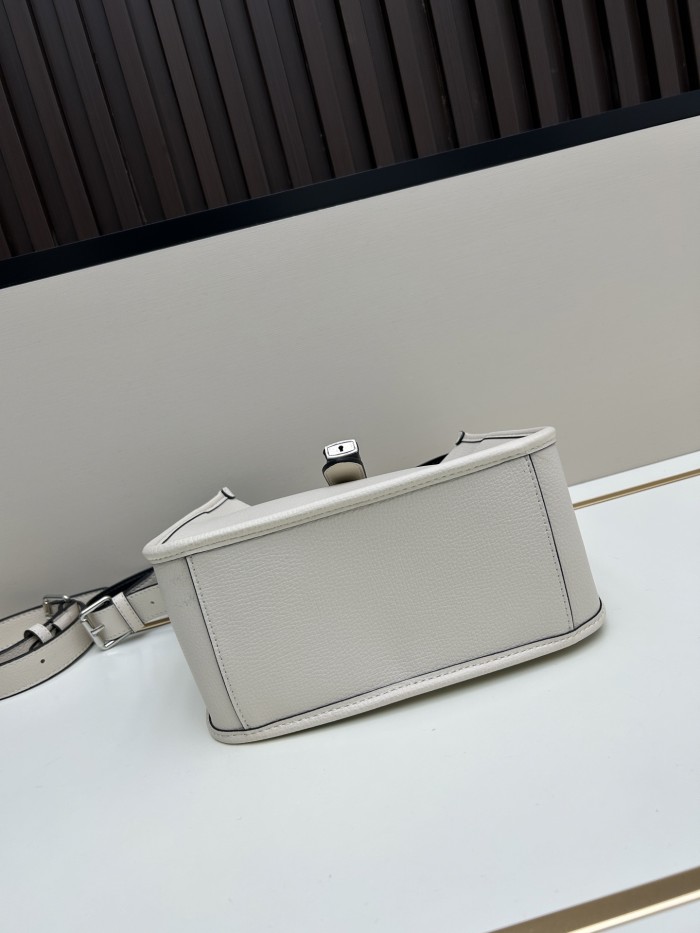 Leather bag ,5A ,size 23x22x11.5cm,no box,  B130-82