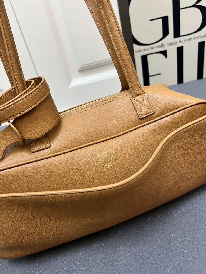 Leather bag ,5A ,size 30x11x11cm,no box,  B130-87