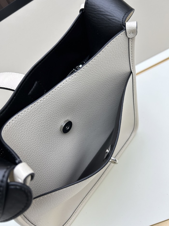 Leather bag ,5A ,size 23x22x11.5cm,no box,  B130-82