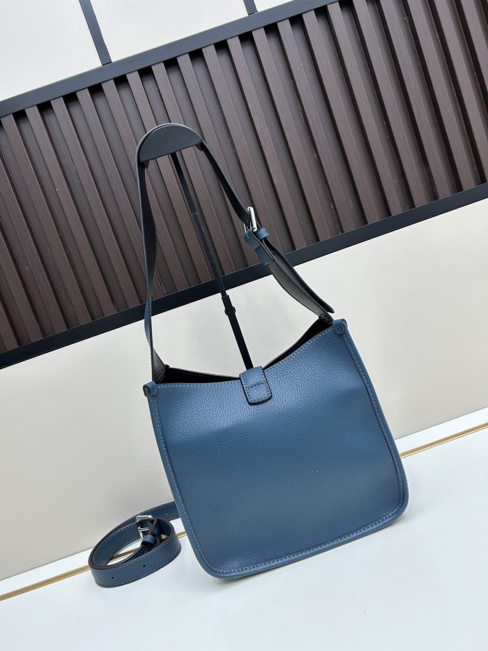 Leather bag ,5A ,size 23x22x11.5cm,no box,  B130-81