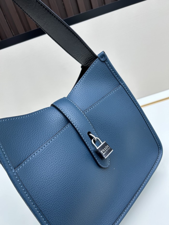Leather bag ,5A ,size 23x22x11.5cm,no box,  B130-81