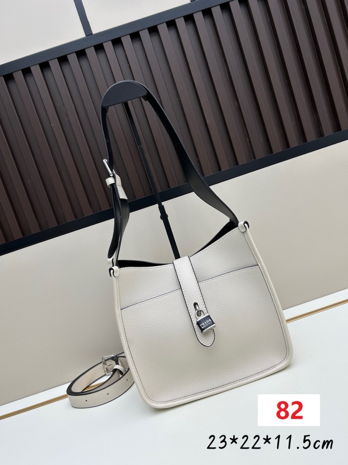 Leather bag ,5A ,size 23x22x11.5cm,no box,  B130-82