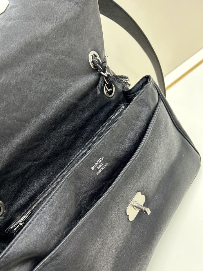 Leather bag ,5A ,size 33x19x8cm,no box,  B130-77