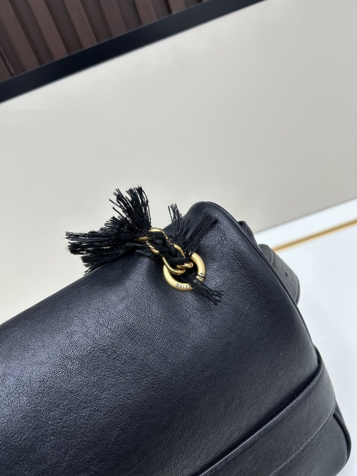Leather bag ,5A ,size 33x19x8cm,no box,  B130-76