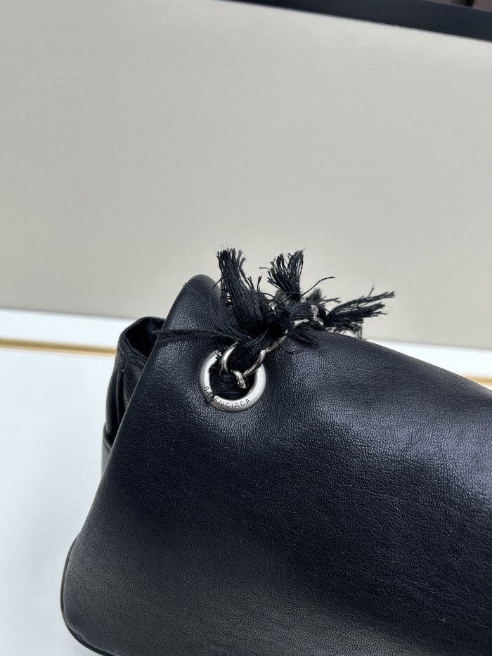 Leather bag ,5A ,size 33x19x8cm,no box,  B130-77