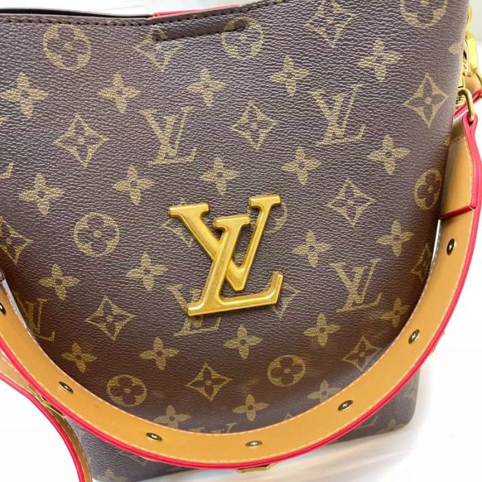 PU leather bag ,budget ,no box, size 24x23x12cm, B35-216-221