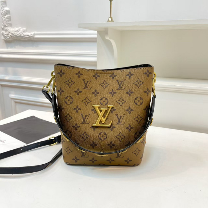 PU leather bag ,budget ,no box, size 24x23x12cm, B35-216-221