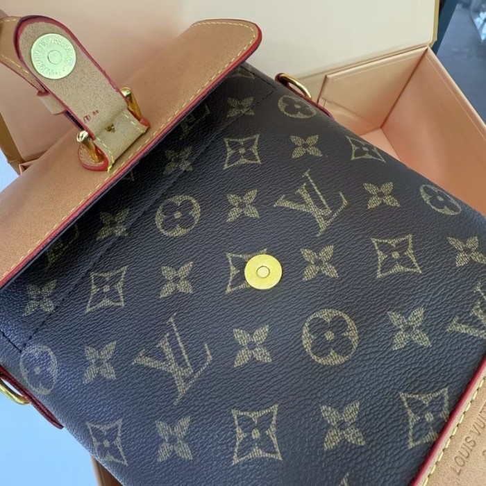 PU leather bag ,budget ,no box, size 20x23x8cm, B35-198-201