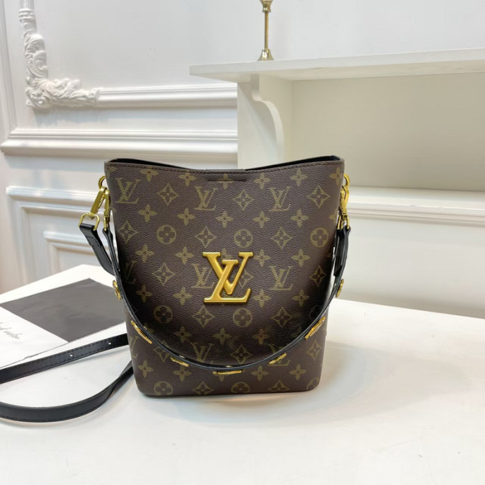 PU leather bag ,budget ,no box, size 24x23x12cm, B35-216-221