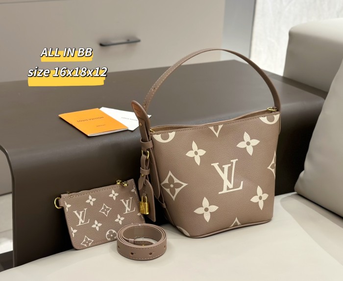 Split leather bag a set,3A ,no box,  B75-357