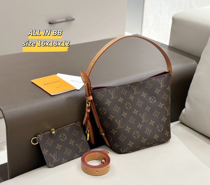 Split leather bag a set,3A ,no box,  B75-359