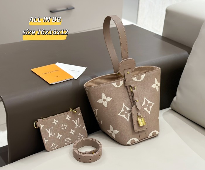 Split leather bag a set,3A ,no box,  B75-357