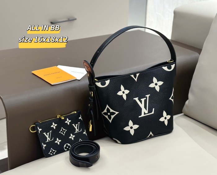 Split leather bag a set,3A ,no box,  B75-356