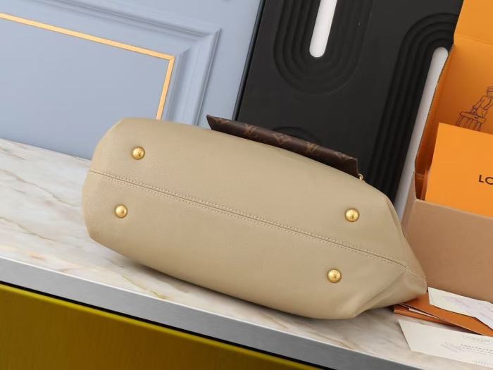 Split Leather bag ,4A ,size 47*30*14cm,no box,  B98-137