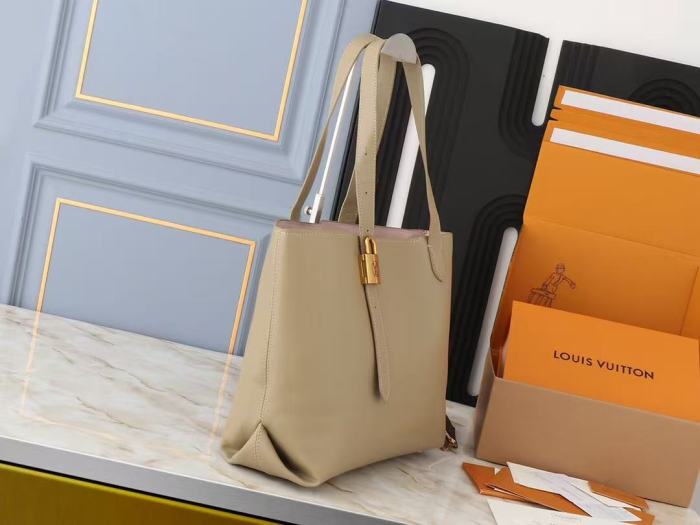 Split Leather bag ,4A ,size 47*30*14cm,no box,  B98-137