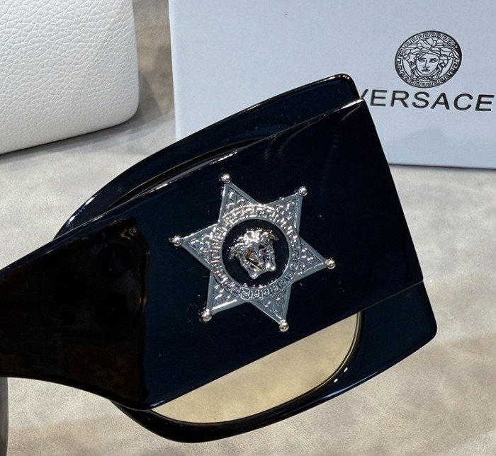 Blue light blocking sunglasses with the box and case ,G25-2008-2014