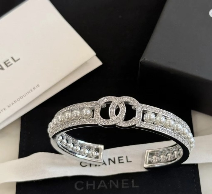 Bracelet jewelry ,with box,  J25-164