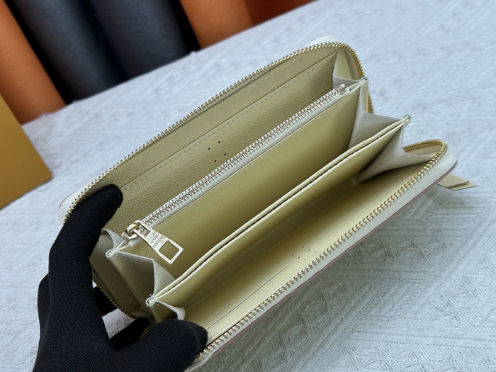 Leather bag, 5A,size 19.5x10cm,no box,B50-126