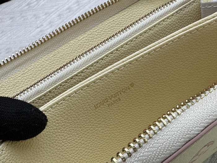 Leather bag, 5A,size 19.5x10cm,no box,B50-126