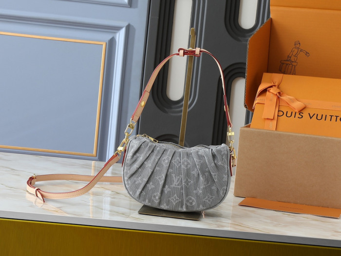 Denim split leather bag ,4A ,size 21x15x7cm,no box,  B75-373-376