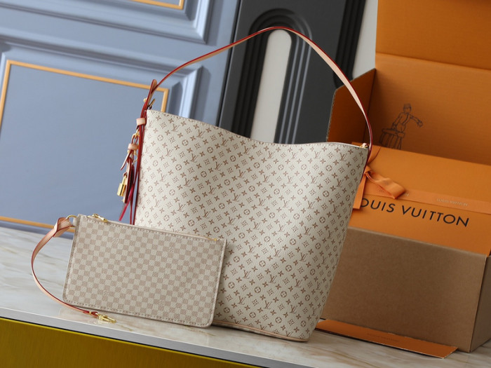 Split leather bag ,4A ,size 26c21x18cm,no box,  B80-166
