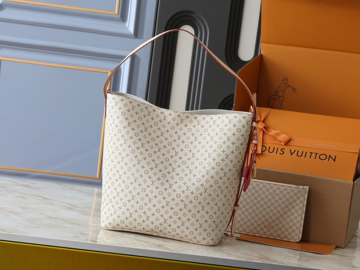 Split leather bag ,4A ,size 26c21x18cm,no box,  B80-166