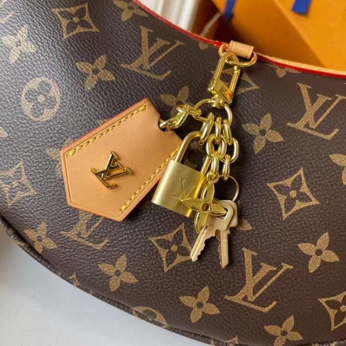 Leather bag ,5A ,size 33*22*9cm, no box,  B88-323-324
