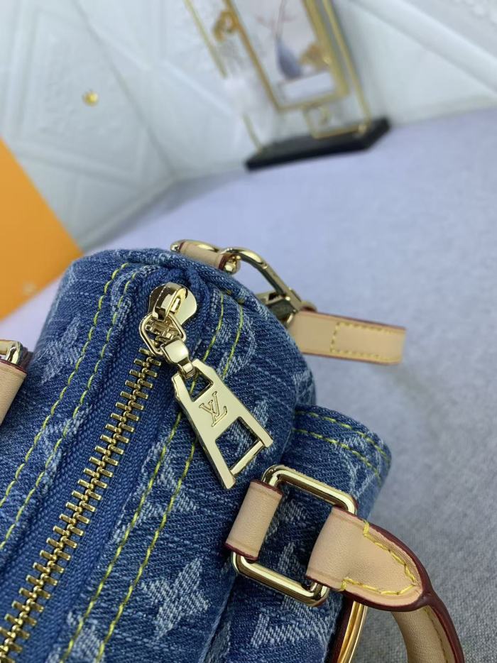 Leather and canvas bag ,5A , size 16x10x7.5cm,no box,  B88-1816