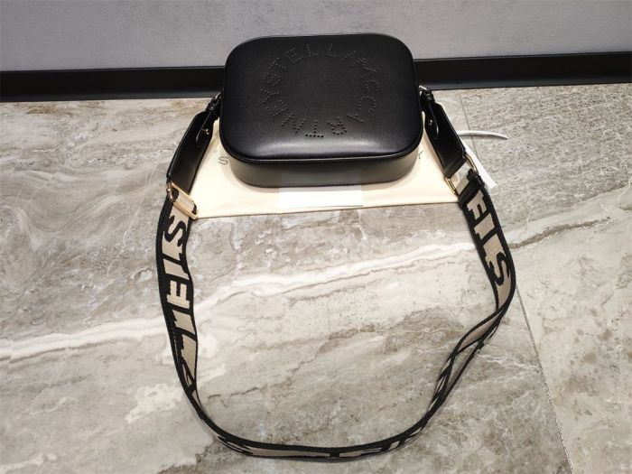 Leather bag ,New camera bag single-shoulder bag，5A quality ,size 21*17*5cm,no box,  B110-409-412