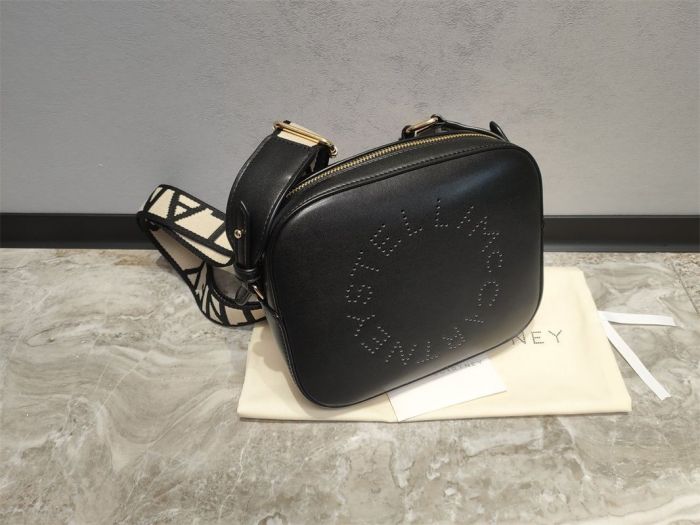 Leather bag ,New camera bag single-shoulder bag，5A quality ,size 21*17*5cm,no box,  B110-409-412