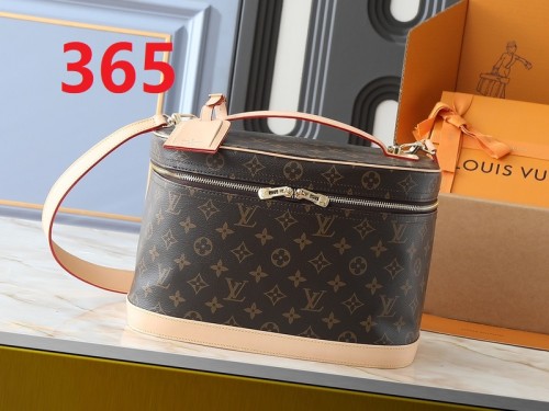 Leather bag ,5A ,size 31.5x20x21cm,no box,  B110-365