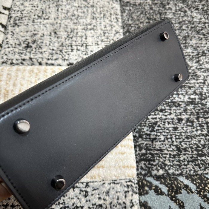 Leather bag ,5A ,size 28x10x14cm,no box,  B150-16