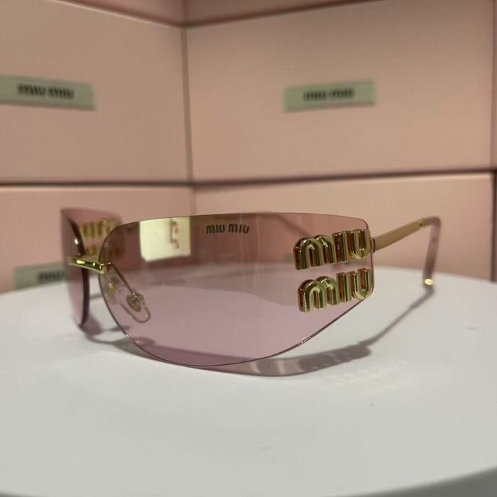 Blue light blocking sunglasses with the box and case ,G25-2885-2890