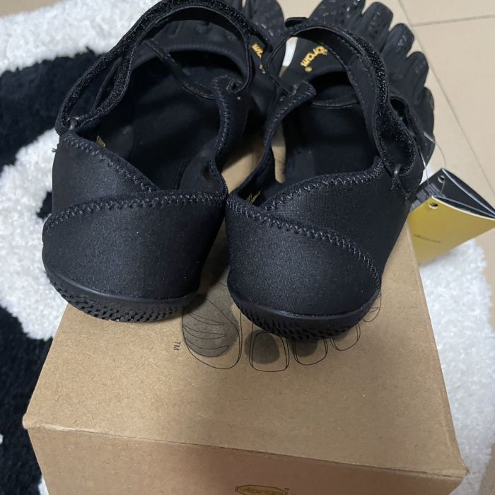 Five-toe yoga shoes, fitness shoes and dance shoes，size 36-40,SS60-3398-3401