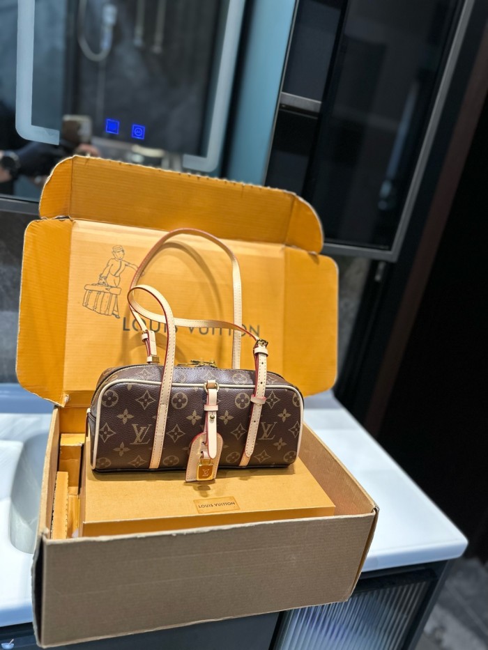 Split leather bag ,4A ,size 25x12cm,no box,  B75-385