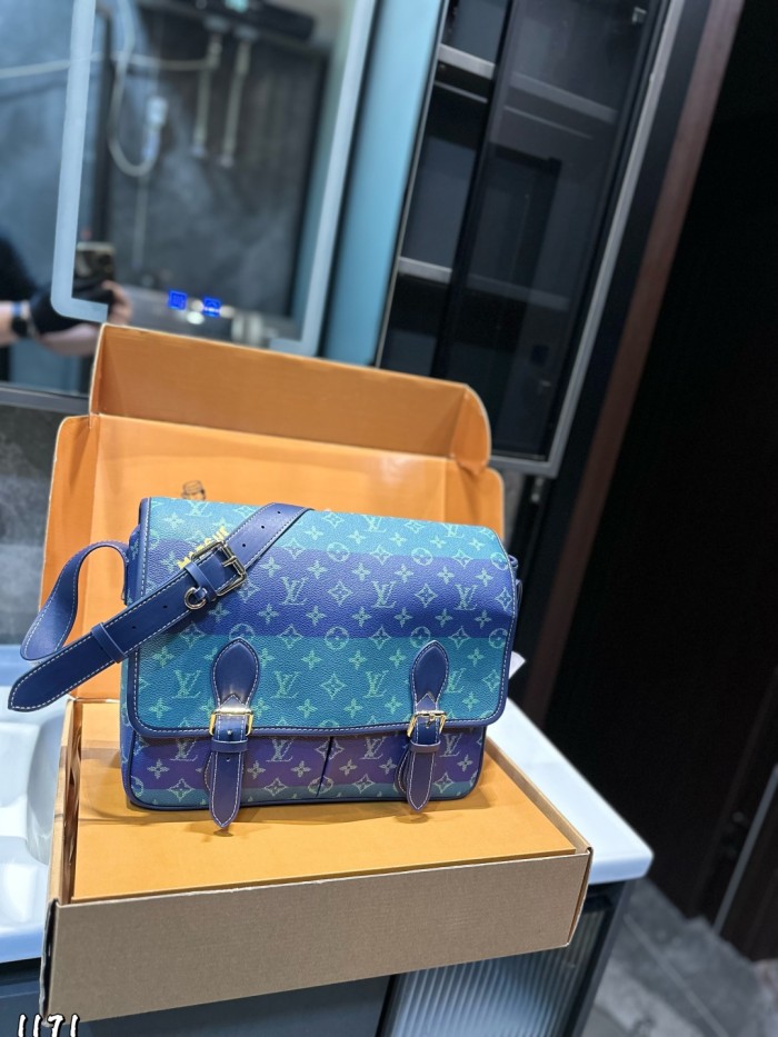 Split leather bag ,4A ,size 33x10x27cm,no box,  B75-386