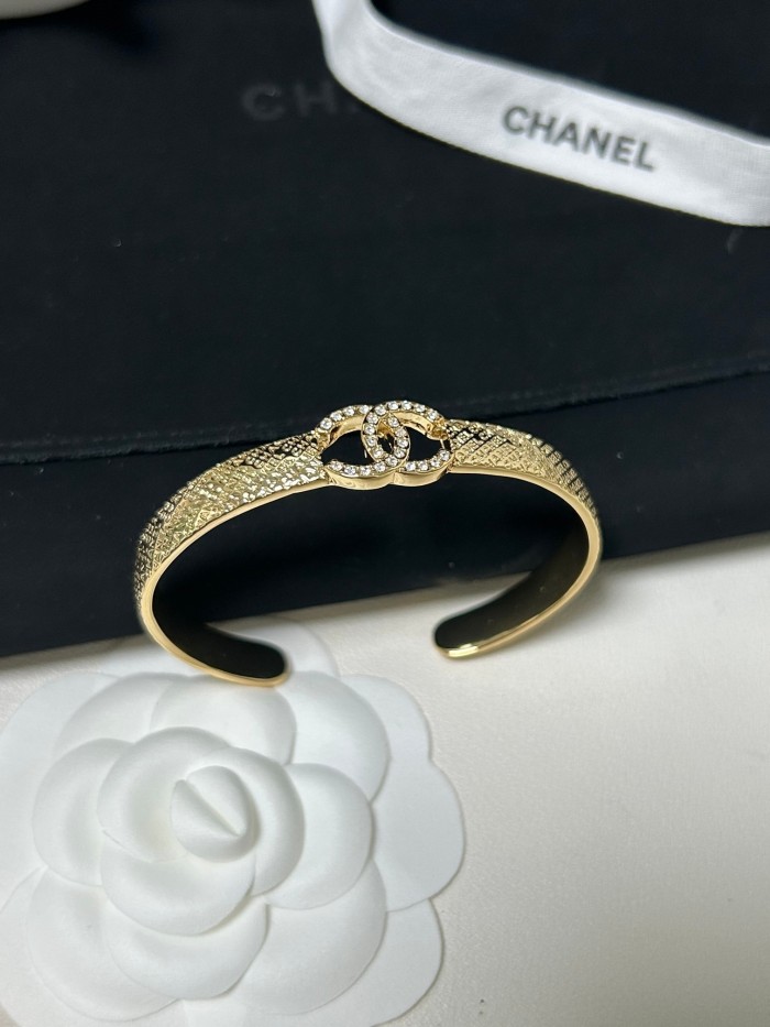 Bracelet jewelry ,with box,  J25-227