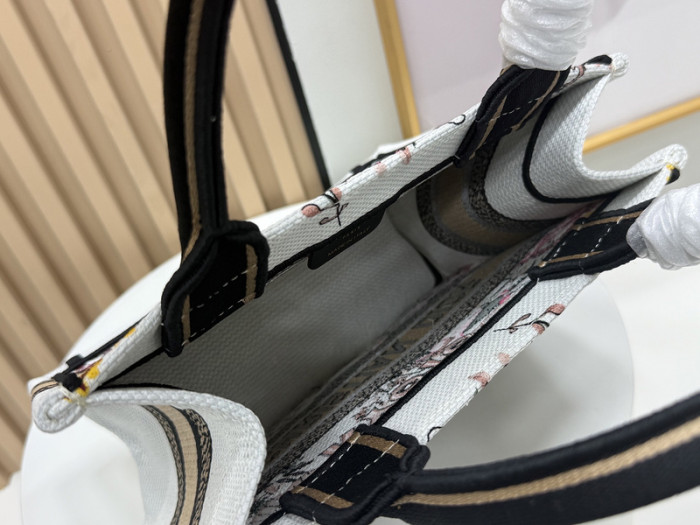 Canvas bag,4A ,size 26.5cm,no box,  B88-360
