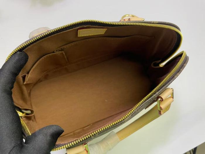 Leather bag ,5A ,size 32*24*16cm or 25*19*12cm,no box,  B110-413-416