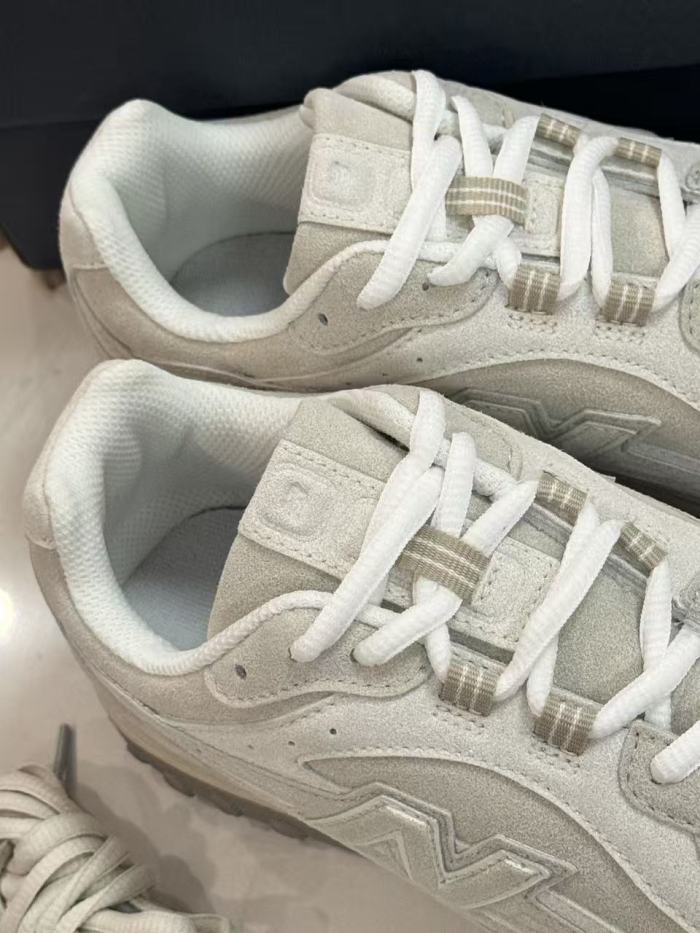 Women runner sneaker shoes,  with box,size 35-45，SS70-101