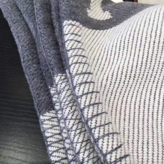 A set of one blanket + one pillowcase , Wool blanket size 140-175cm--weight 800g,  pillowcase not including the pillow core ,size 45*45cm--weight 175g, SF55-13-21