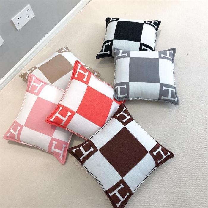 A set of one blanket + one pillowcase , Wool blanket size 140-175cm--weight 800g,  pillowcase not including the pillow core ,size 45*45cm--weight 175g, SF55-13-21