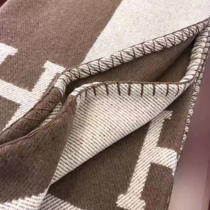 A set of one blanket + one pillowcase , Wool blanket size 140-175cm--weight 800g,  pillowcase not including the pillow core ,size 45*45cm--weight 175g, SF55-13-21