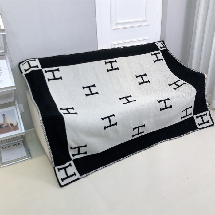 A set of one blanket + one pillowcase , Wool blanket size 140-175cm--weight 800g,  pillowcase not including the pillow core ,size 45*45cm--weight 175g, SF55-13-21