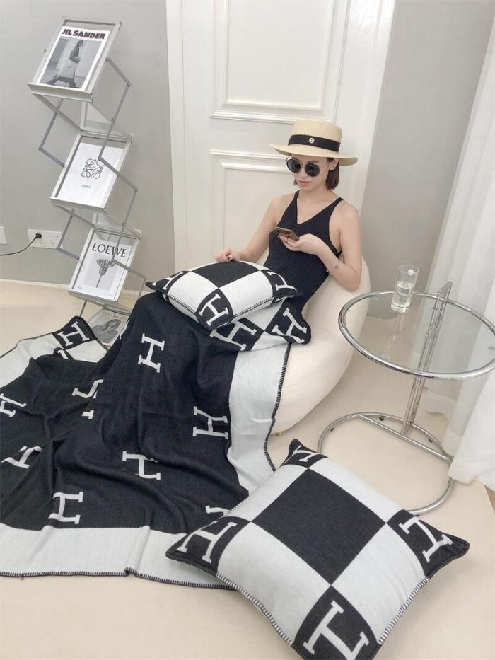 A set of one blanket + one pillowcase , Wool blanket size 140-175cm--weight 800g,  pillowcase not including the pillow core ,size 45*45cm--weight 175g, SF55-13-21