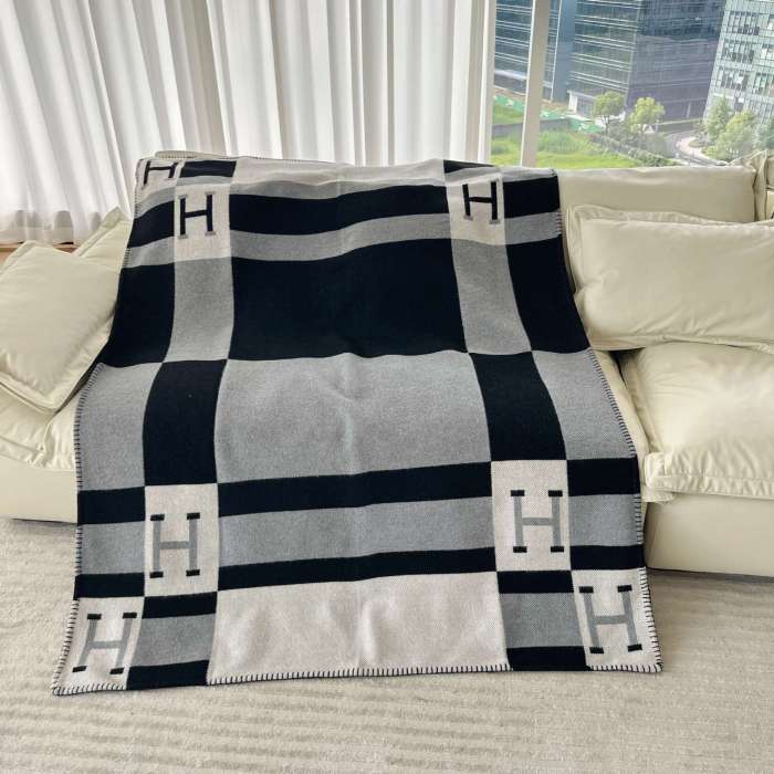 A set of one blanket + one pillowcase , Wool blanket size 140-175cm--weight 800g,  pillowcase not including the pillow core ,size 45*45cm--weight 175g, SF55-22-25