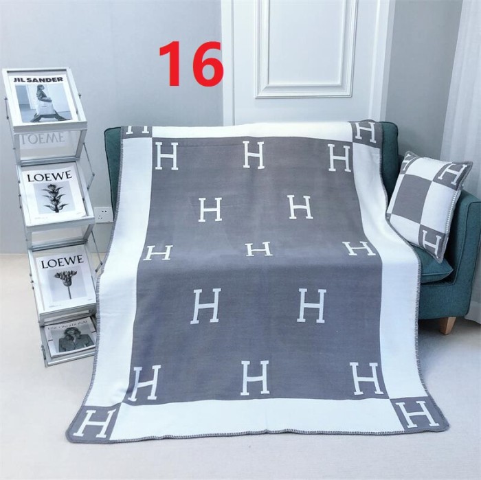 A set of one blanket + one pillowcase , Wool blanket size 140-175cm--weight 800g,  pillowcase not including the pillow core ,size 45*45cm--weight 175g, SF55-13-21